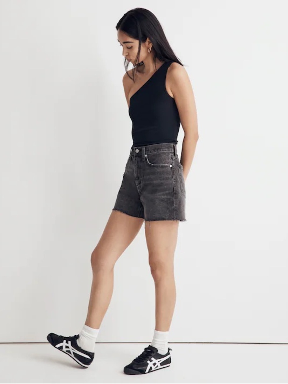 Madewell Relaxed Mid-Length Denim Shorts in Bradbrook Black Wash.